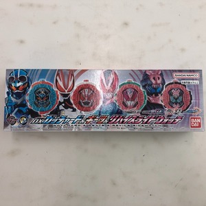 02w01040 BANDAI DXガッチャード＆ギーツ＆リバイスライドウォッチ 仮面ライダージオウ おもちゃ ※テープ未切断 中古品