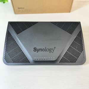 4379-02★通電確認OK♪Synology／シノロジー／RT2600ac／Wi-Fiルータ1500Mbps～／ [Wi-Fi 5(ac) /IPv6対応]/現状品★