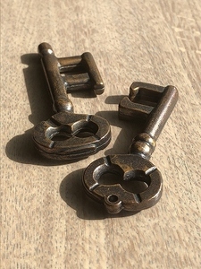  puzzle rings * made of metal * copper 