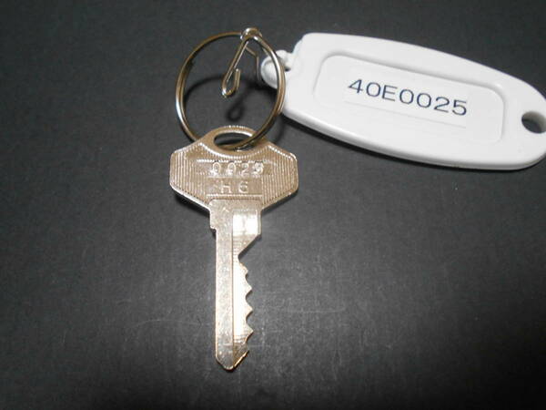 40E0025 合鍵 アルファ コピーキー 南京錠 同一キー 鍵番号 0025 キー 複製品 1本　注※純正キーではありません