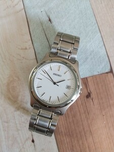 SEIKO セイコー 7N32-0150 QUARTZ クォーツ ホワイト 文字盤 シンプルデイト 腕時計
