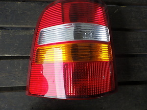 G226-10 Ford / Explorer XLT 1FMEU74 левый задние фонари / задний фонарь самовывоз не возможно товар 