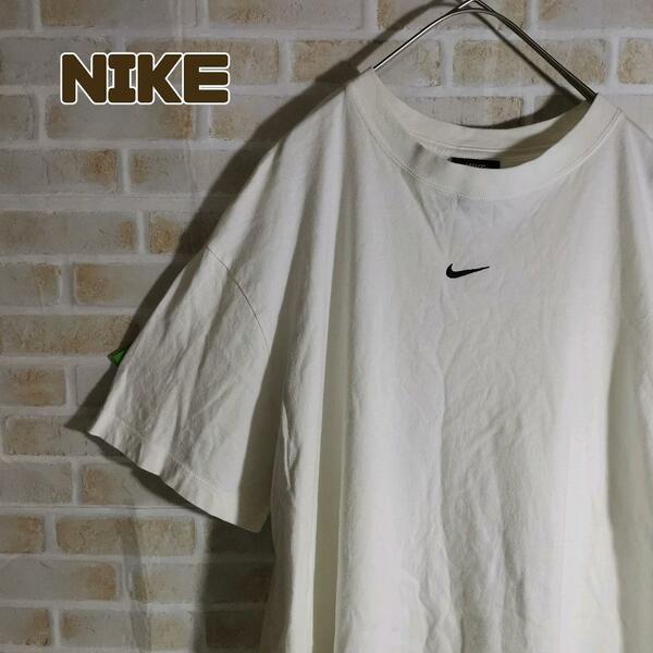 NIKE ナイキ Tシャツ 半袖 白 センター 刺繍 ロゴ