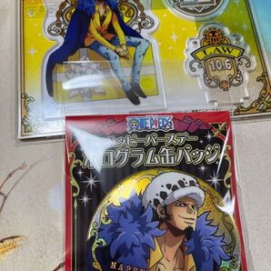 ワンピース ONE PIECE ハッピーバースデーホログラム缶バッジ アクリルアクセサリースタンド 10.6 トラファルガーロー