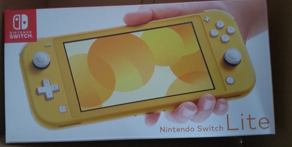 Nintendo Switch Lite イエロー 新品　送料無料