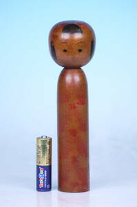  традиция kokeshi . глициния источник .(20240732)