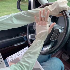 ロングアームカバー SPF50 日焼け止め腕カバーおしゃれUVカット 運転 アウトドア レジャー ピンク 接触冷感 新品 リゾート