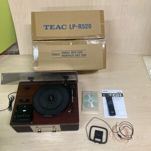 美品　レコードプレーヤー　TEAC ティアック　ターンテーブル/カセット付きCDレコーダー　LP-R520-N リモコン　外箱付き　2020年製