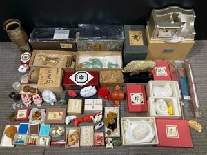 Y1846M 和雑貨 鋳芸品 鋳物 九谷焼 信楽焼 江戸千代紙人形 干支 置物 花器 縁起物 和風 大量 まとめ