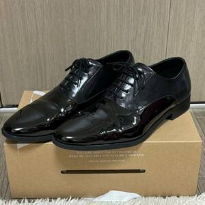 【美品】 ZARA ドレスシューズ 27.5cm 黒 エナメル ブラック 革靴 