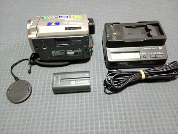 ソニー 　DCR-TRV5　デジタルビデオカメラレコーダー