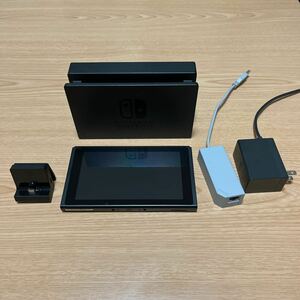 Nintendo Switch 中古本体と周辺機器のみ