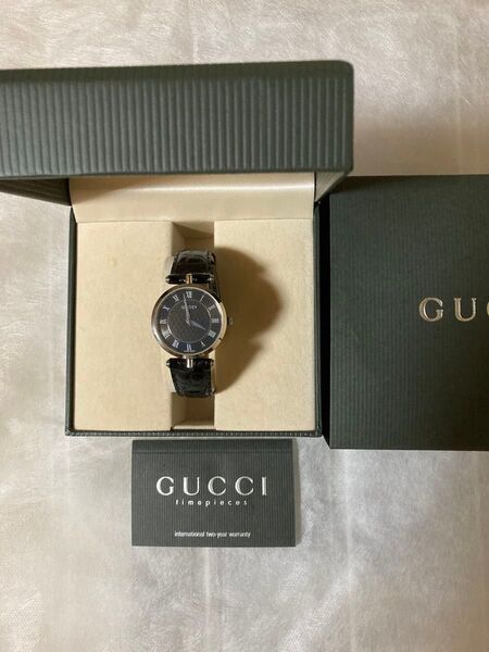 稼動品 未使用 GUCCI グッチ 2040M メンズ 革ベルト 新品電池