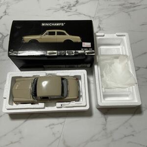 《箱付き》【1/18スケール】VW 1600 L・1970 MINICHAMPS ミニカー 模型 コレクション放出 メタルダイキャスト Volkswagen ベージュ