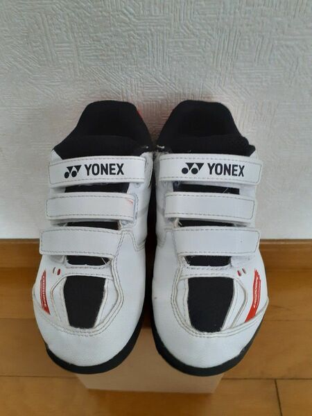 YONEXパワークッション670ジュニア (19.0cm)