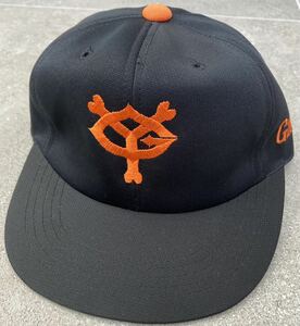 読売ジャイアンツ　野球帽　ベースボール　キャップ　当時物　80年代 Sサイズ　サイズ調整可　刺繍　貴重品　デッドストック　未使用品