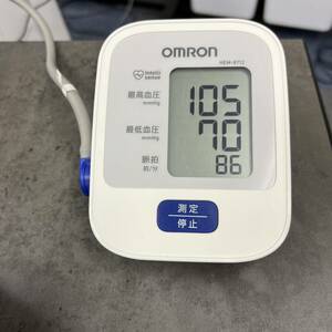 1000円スタート【稼動品】OMRON オムロン HEM-CR24 自動電子血圧計 上腕式血圧計 HEM-7120シリーズ HEM-8712 ホワイト