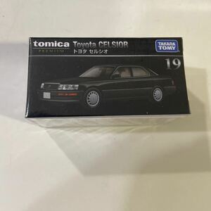 トミカプレミアム 19 トヨタ セルシオ （1/66スケール トミカ 左右ドア開閉 173137）未開封です。外のフィルムにシール貼り付け、擦れ傷有