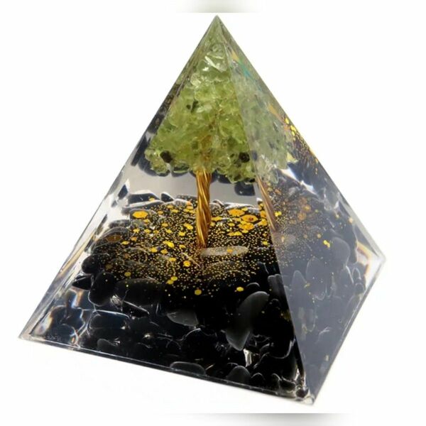 オルゴナイト ピラミッド 置物 天然石 パワーストーン 浄化 天然高透明水晶