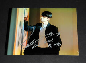  Park *so Jun * with autograph * medium sized steel photograph 