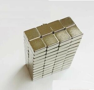 【新品】超強力 磁石 マグネット ネオジウム 10 x 10 x 5mm 10個（四角）