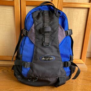 ドイター deuterバックパック 黒×青 デイパック アウトドア リュックサック 登山 キャンプ ツーリング