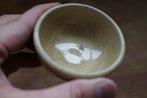  старый Seto желтая глазурованная керамика .... чашечка для сакэ sake кубок посуда для сакэ камень тарелка серия пепел .. глубокий .. Mino 