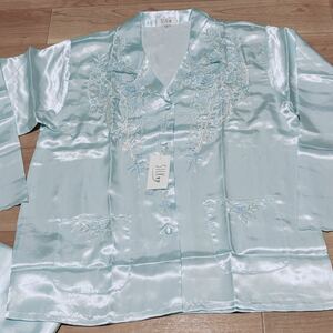  new goods, unused * silk pyjamas * silk embroidery lady's pyjamas * lady's L size * blue 