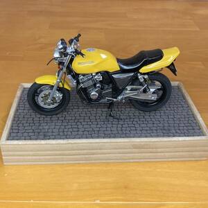 1/12 CB400SF 完成品 CB400スーパーフォア　黄色　バイクプラモデル塗装済完成品