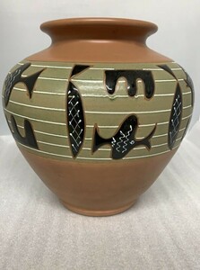 3F829→魚　壺 花瓶 花器 花生 魚絵　陶磁器　詳細不明　中古　 陶器製　飾り壺　美術工芸品