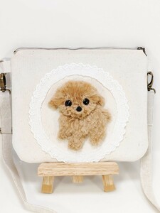 -nyamu-　トイプードルレッドのおさんぽサコッシュ　バッグ　かばん　ポーチ　ハンドメイド　ショルダーバッグ