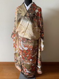  classic pattern. gorgeous . long-sleeved kimono * length approximately 163 centimeter,. approximately 68 centimeter 