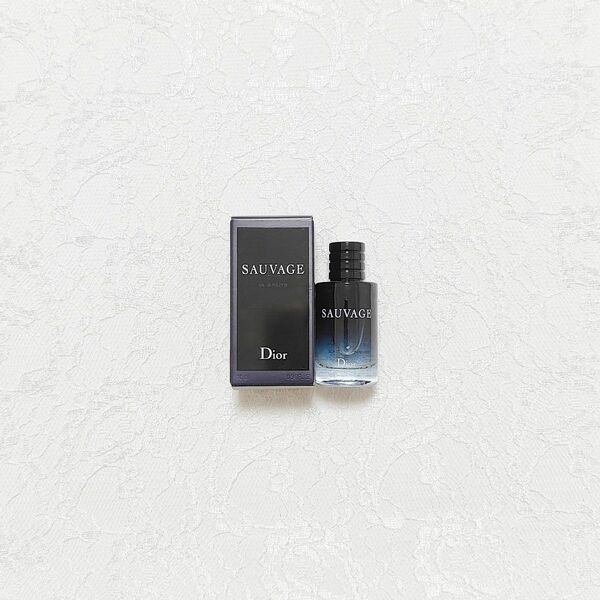 【新品未使用】Christian Dior クリスチャンディオール ソヴァージュ オードゥトワレ 10ml