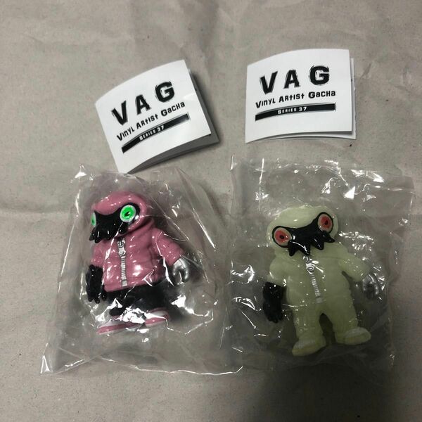 VAG GYAROMI ギャロミ ピンク&蓄光 ２体セット