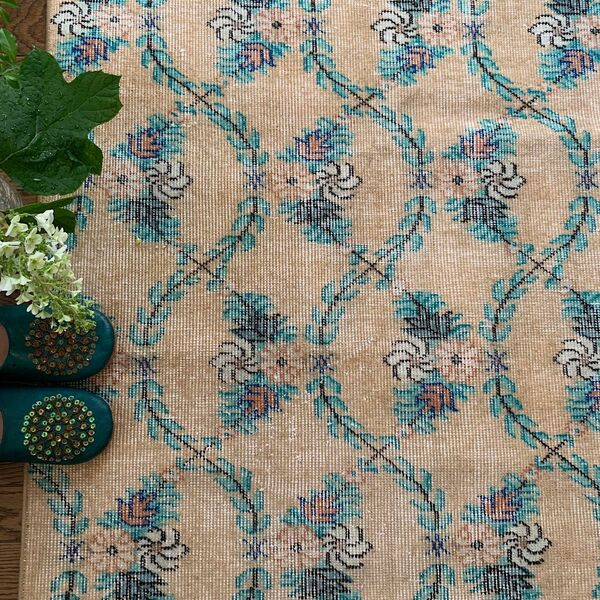 トルコヴィンテージラグ　193×96 クリームベージュ　オーバーダイ　フラワー　長方形 ラグ　カーペット　絨毯