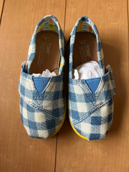 TOMS ベビー　シューズ 13㎝