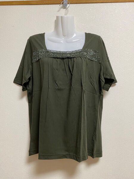 ☆再出品☆値下げしました♪めっちゃ可愛いナイロンレース付胸元ドキドキ・スクエアカットTシャツ上品明るめカーキ※3L身生地綿100%