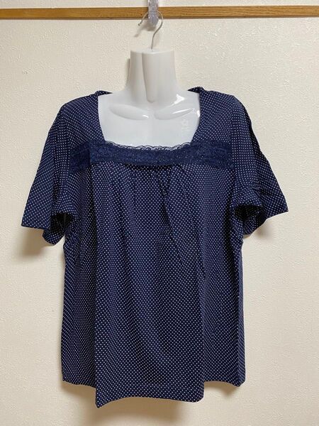 ☆再出品☆値下げしました♪めっちゃ可愛いナイロンレース付胸元ドキドキスクエアカットTシャツネイビー×白ドット4~5L生地綿100%