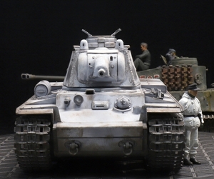 1/35 ドイツ軍鹵獲車輛KV-Ⅰa「ソ連Pz.Kpfw.KW-1 753(r)1939年型冬季仕様」 戦車兵フィギュア×1体付き 制作完成品
