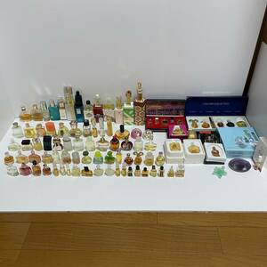 100 piece summarize perfume Mini bottle set Chanel BVLGARY Dior Yves Saint-Laurent other great number number brand unknown brand contains 