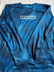 長袖Tシャツunder armor Mサイズ