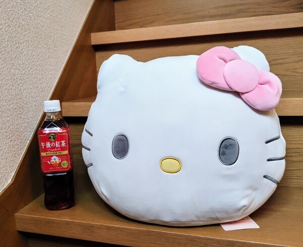 【サンリオ】ハローキティ フェイスクッション