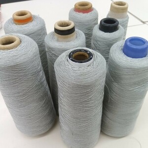 シルク１００％ 絹紡糸 約1kg ケイト 織り糸 羊毛 人気 通販 アウトレット 毛糸 シュシュ ピアス タッセル 手織り手編み 引き揃え糸