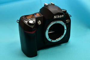 【訳アリ】ニコン　Nikon D70　デジタル一眼レフカメラ　CCDセンサー【動作品】
