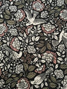 綿麻キャンバス生地　ボタニカル柄　お花と鳥　日本製 110cm×50cm