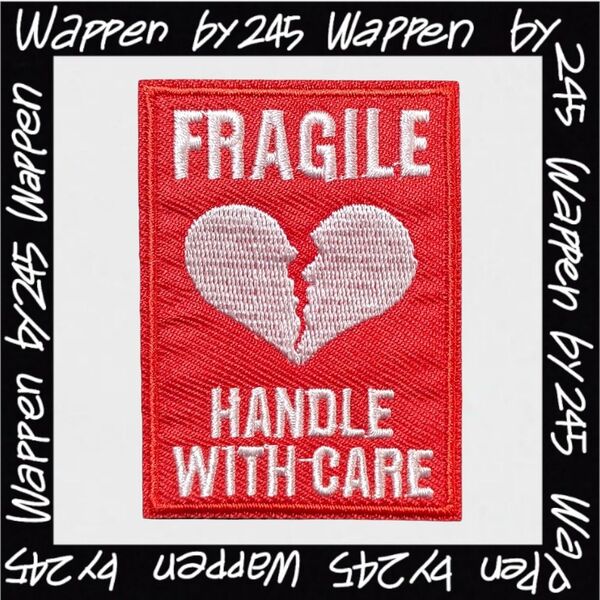B-118【 アイロンワッペン 】 刺繍ワッペン アップリケ リメイク フラジール fragile アイロンワッペン ワッペン
