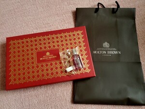 【送料無料】モルトンブラウン　ストッキングフィラー　コレクション　贈答用の袋？ピンク&ペッパージェル付き　MOLTON BROWN　新品未使用