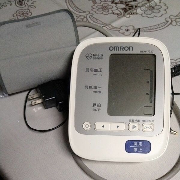 OMRON 自動血圧計