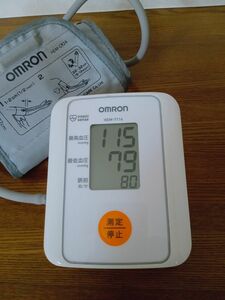 オムロン 自動血圧計 HEM-7114