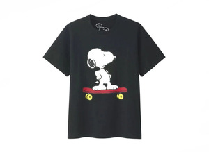 【SIZE L】新品未開封 Uniqlo x KAWS x Peanuts Snoopy Skateboarding Tee / Black ブラック Tシャツ ユニクロ カウズ スヌーピー